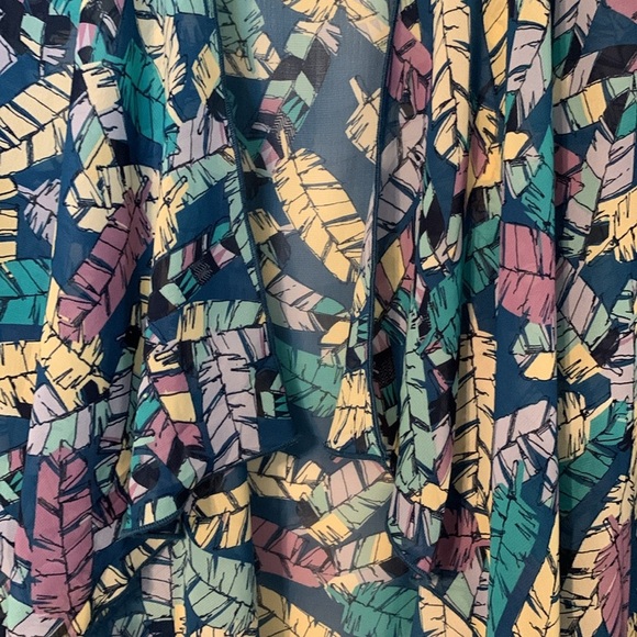 Women’s LuLaRoe Blue, Purple, and Yellow Feather Kimono Size Medium - Picture 3 of 4